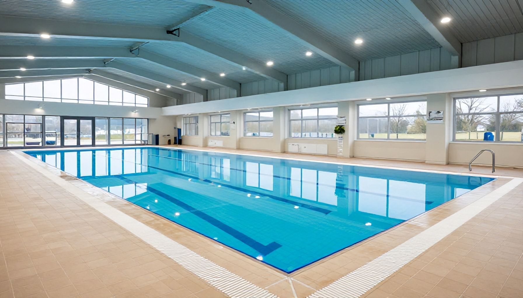 Wie man das neue Hallenbad erreicht