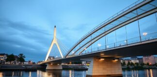 Wolfsburg erlebt einen historischen Tag: Neue Brücke verbindet die Stadt Wolfsburg is experiencing a historic day: a new bridge connects the city.
