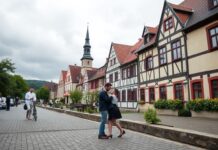 Wie eine alte Karte zu einem unerwarteten Kuss in Wolfsburg führte How an old map led to an unexpected kiss in Wolfsburg